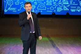 Позравление с Днем Строителя!