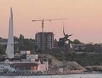 Российская газета. В Севастополе после ревизии «разморозили» 100 из 180 объектов.